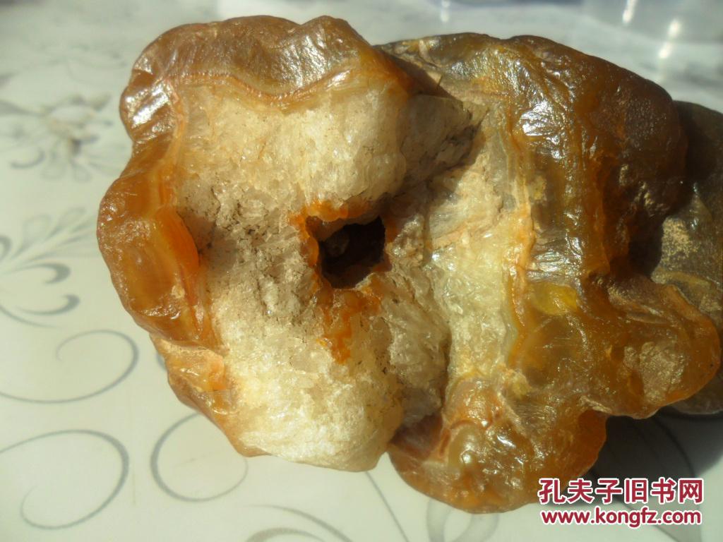 天然玛瑙奇石|(奇特图案玛瑙石)奇石看点684克 拍品编号:29090364