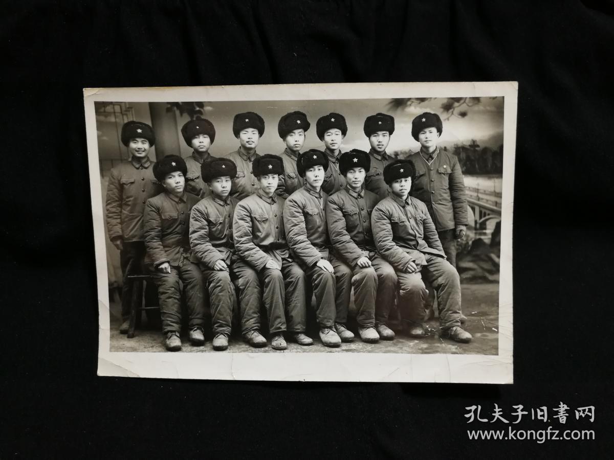 怀旧重庆老照片:六十年代《唐家沱部分战友合影留念
