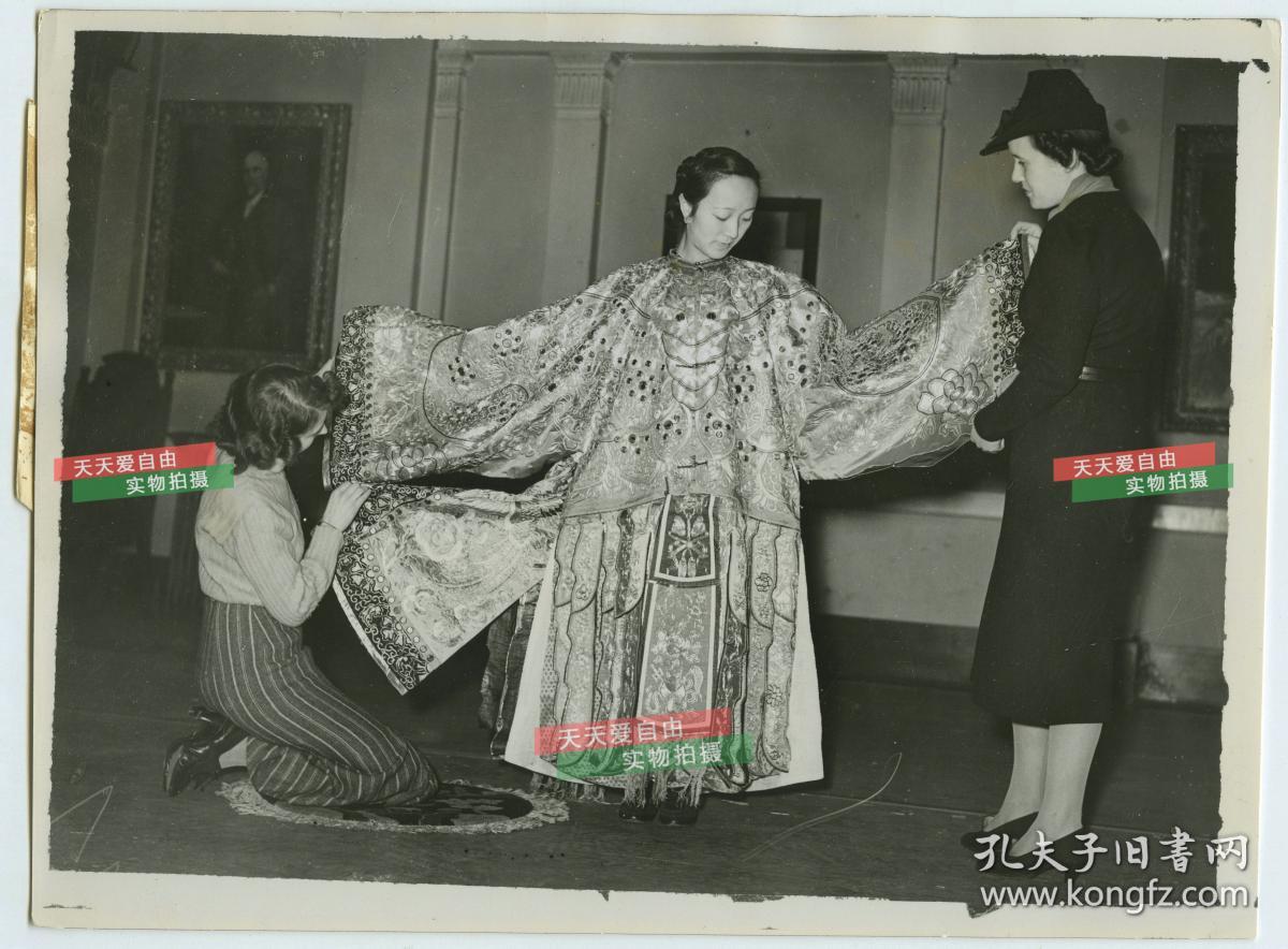 民国1938年1月为了给国际和平医院筹款,展示