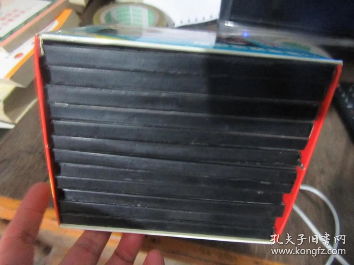 老版还珠格格第1部24集 p4YBAFoDBuuAQ2VBAAFreHFDKKg352_b.jpg