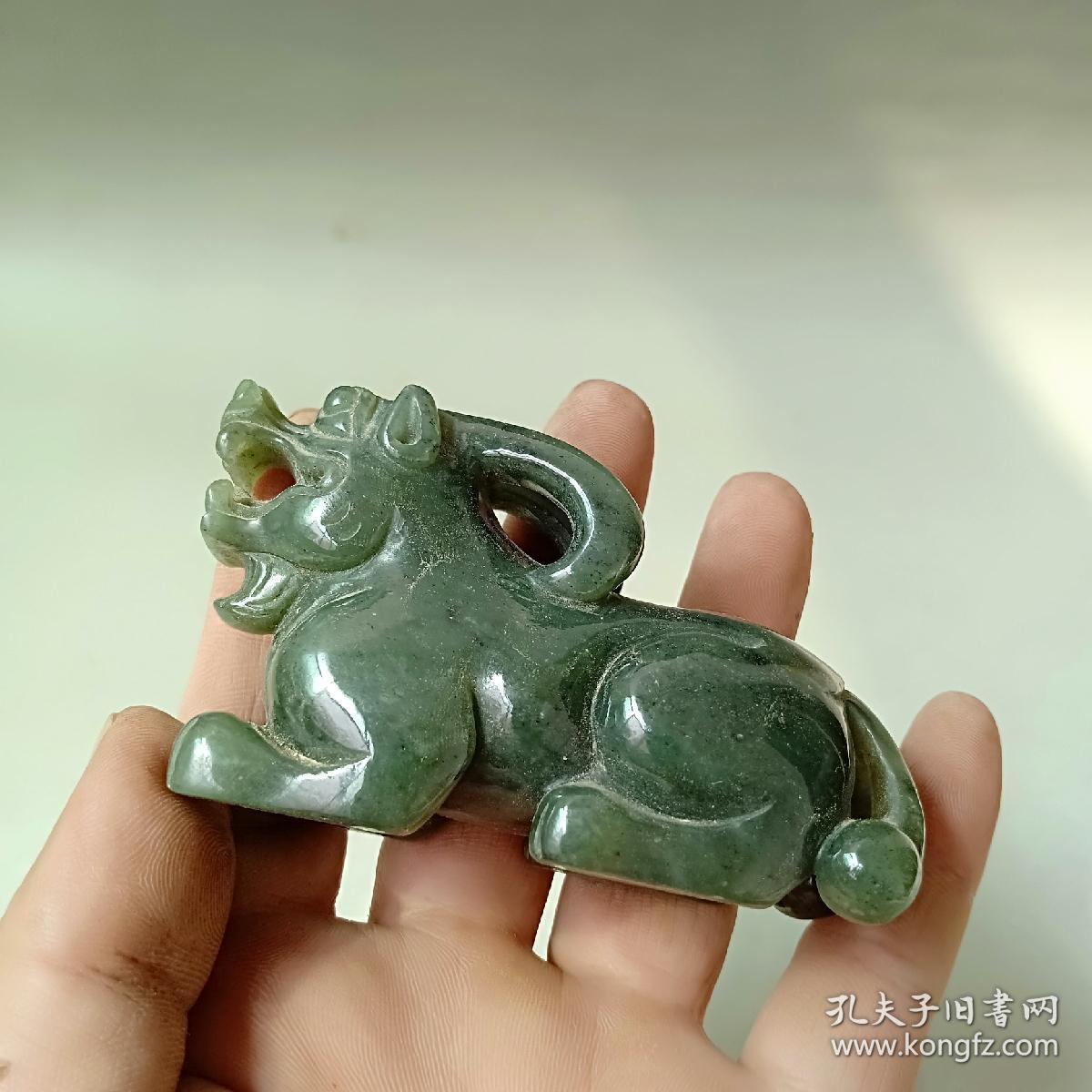 和田玉青玉古兽手把件摆件雕工精美玉质细腻温润_孔夫子旧书网