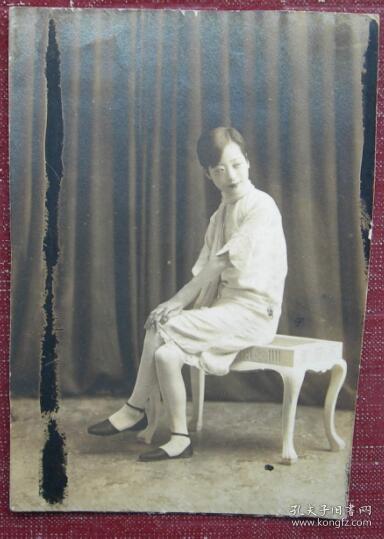 民国老照片:民国美女,大家闺秀,有气质.照相馆摆照【陌上花开系列】