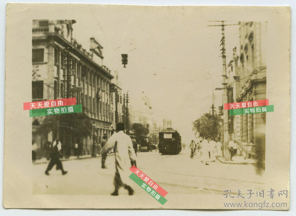 民国时期天津市繁华的大街,有轨电车建筑店铺等老照片
