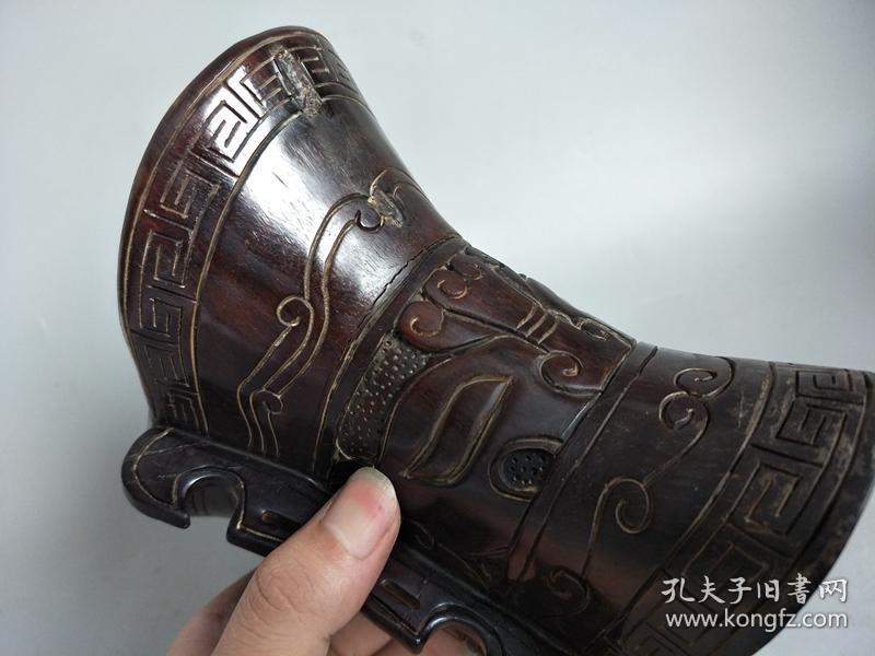清代传世雕工不错老牛角杯
