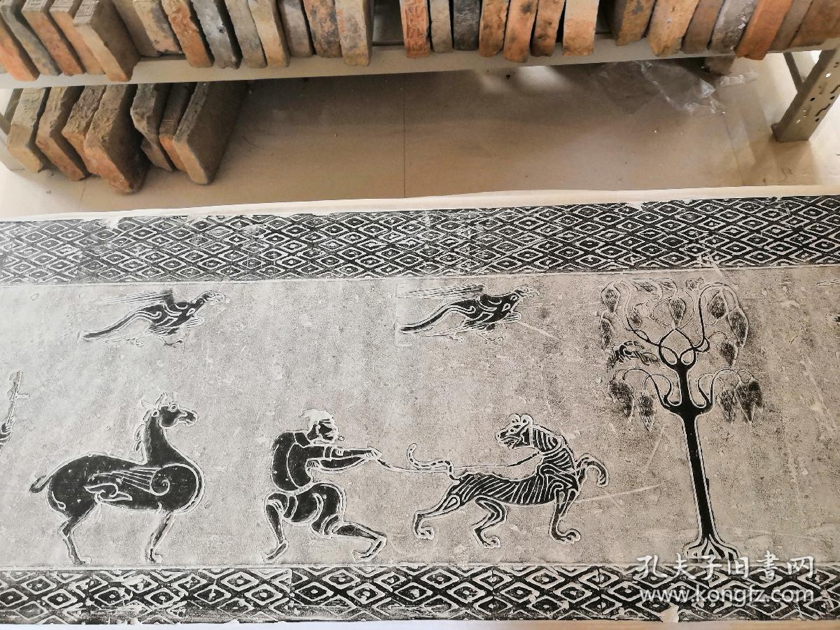汉代画像艺术之杰作,驯虎扶桑神树太阳鸟画像砖拓片,图案长164 54cm