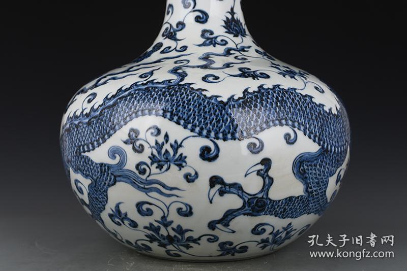 明宣德青花缠枝花卉龙纹天球瓶27