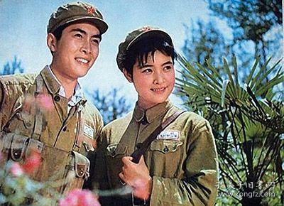 小花(dvd) 1979年出品 陈冲饰赵小花 主演陈冲 刘晓庆
