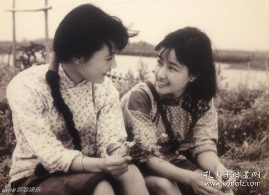 小花(dvd) 1979年出品 陈冲饰赵小花 主演陈冲 刘晓庆 唐国强 1980年