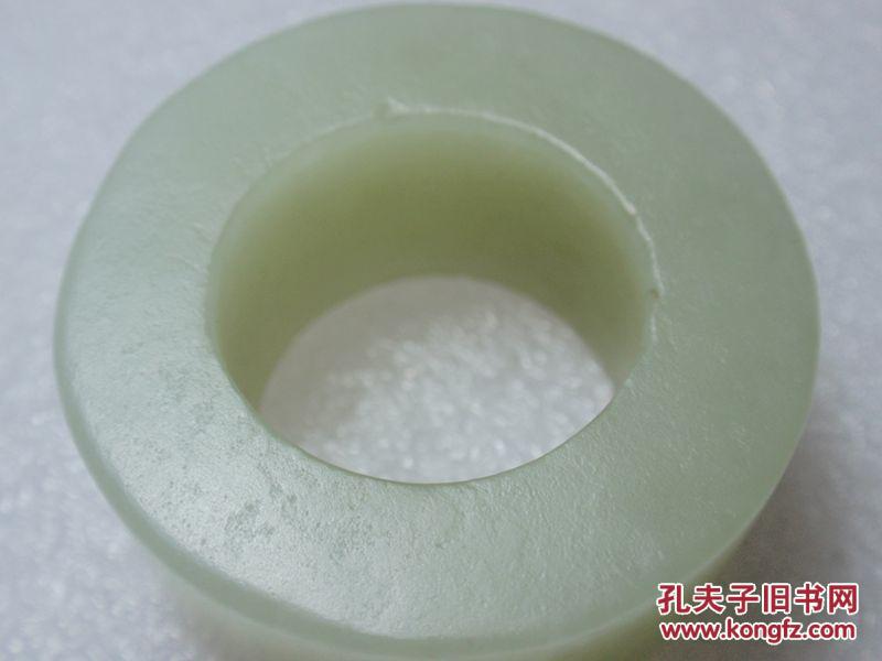 白玉箍形器齐家文化约公元前2200年至公元前1600年此藏品标明的年份