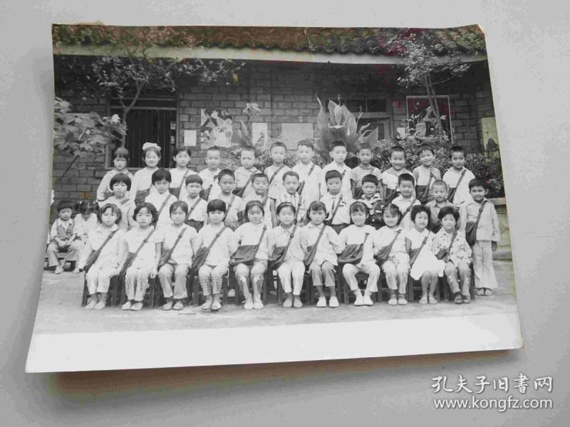 七八十年代小学生集体留影
