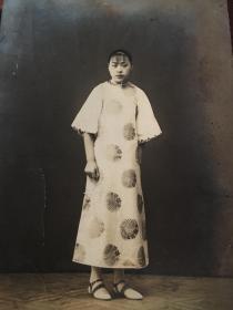 清末,美女3张老照片