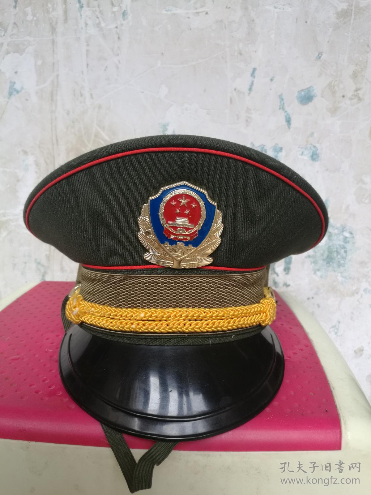 警察叔叔的帽子
