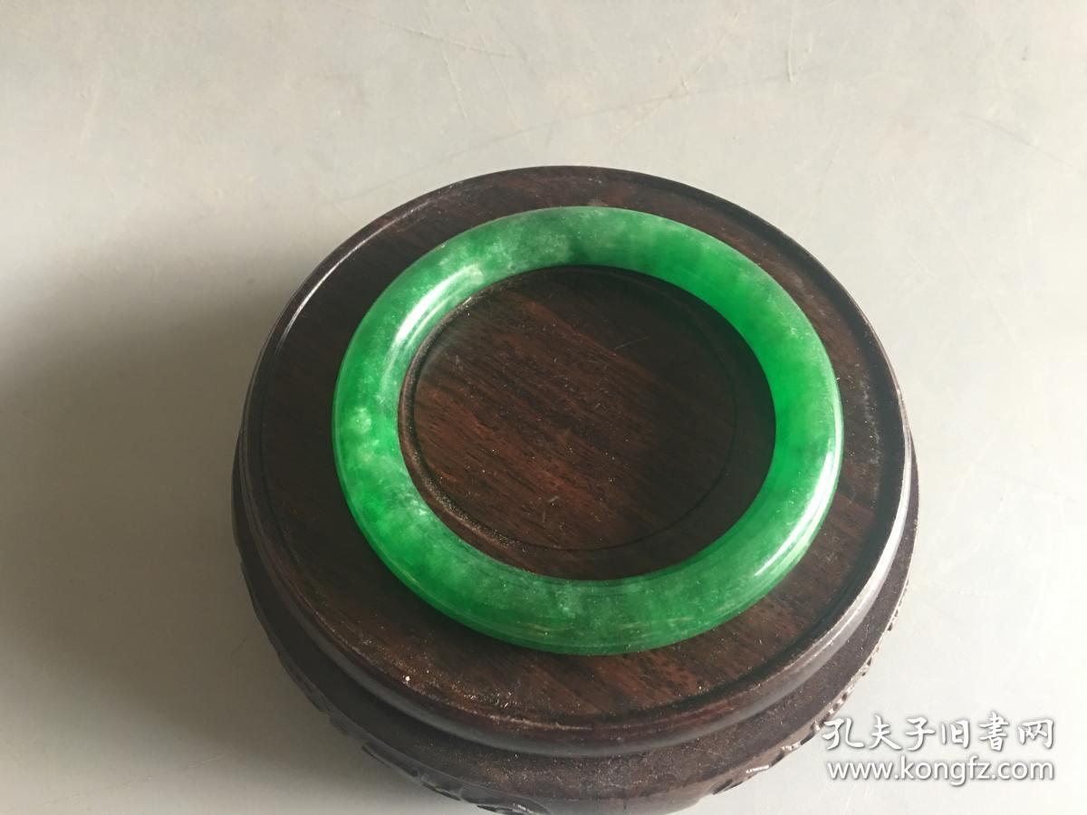 清代传世满绿翡翠手镯