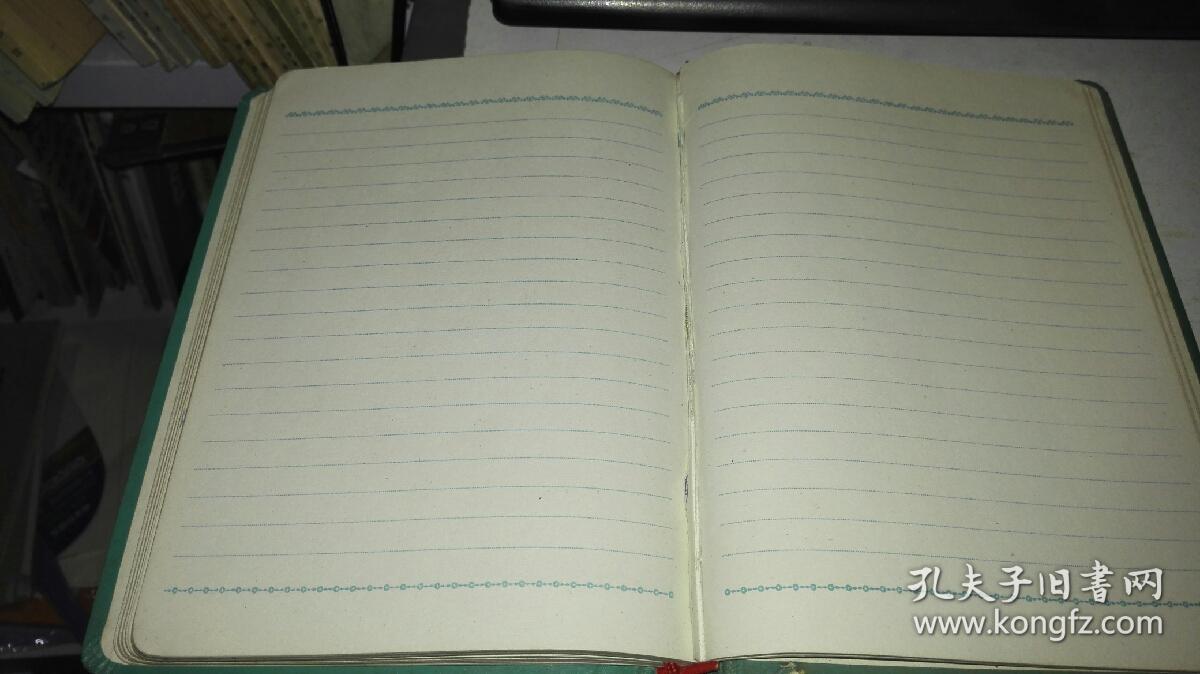 红心同向红太阳 日记本 带有明显的政治痕迹,很有收藏价值.