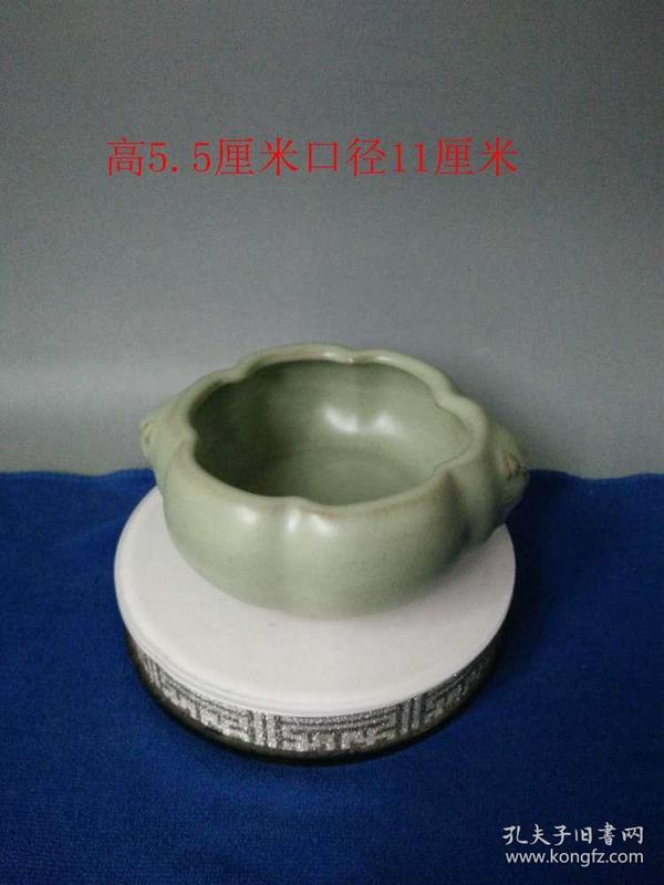 少见的宋代官窑汝窑瓷香炉