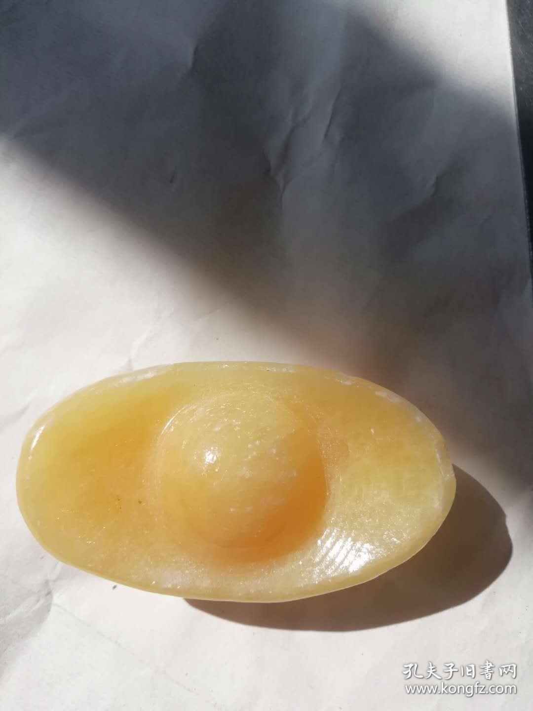 精美小元宝手把件 ,米黄玉【保真】。喜欢的朋