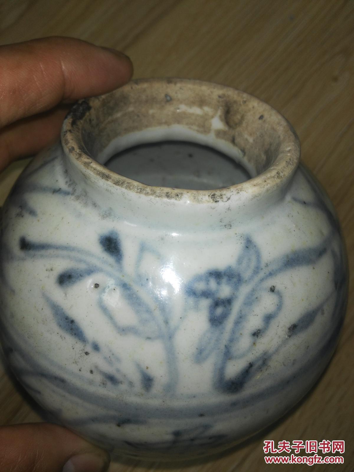 明代青花罐