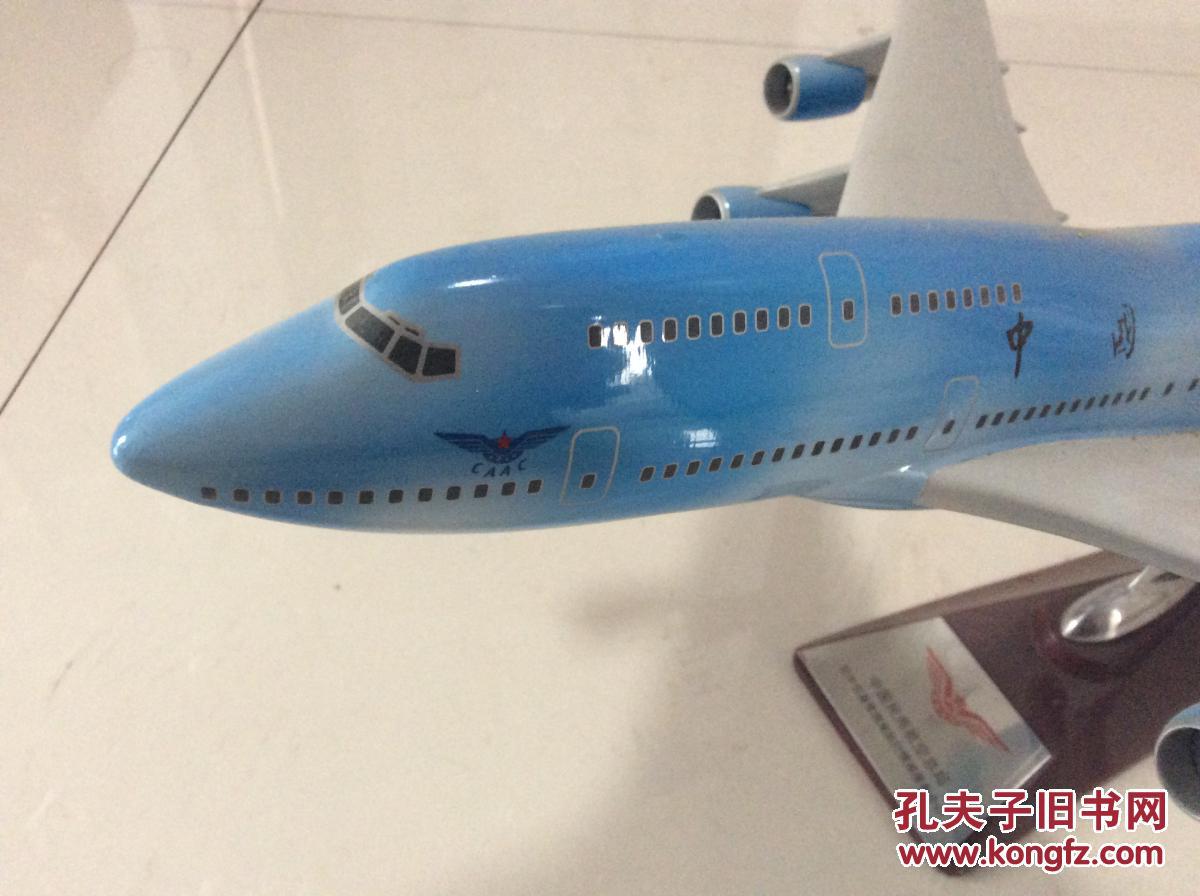 一架尘封多年的超大波音777飞机模型,保存完好,尺寸长50*45