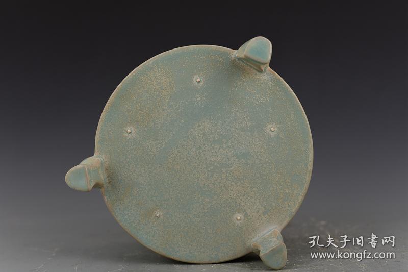 宋汝窑天青釉炫纹三足奁炉2