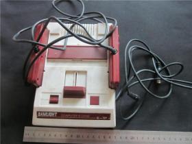 上世纪80-90年代电视游戏机集配件一组。