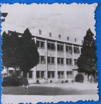 【江西理工大学的前身——江西冶金学院(1988年曾更名为南方冶金学院)
