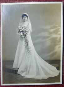 老照片：结婚，美女婚纱。【民国——上海纺织之家系列】