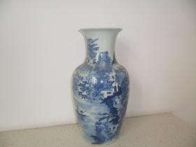 青花山水纹花瓶，。