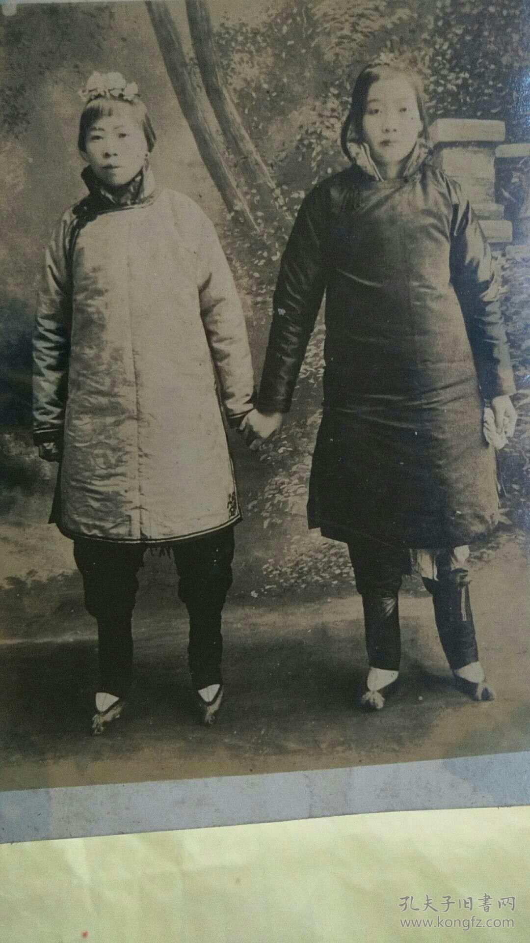 小脚美女照片