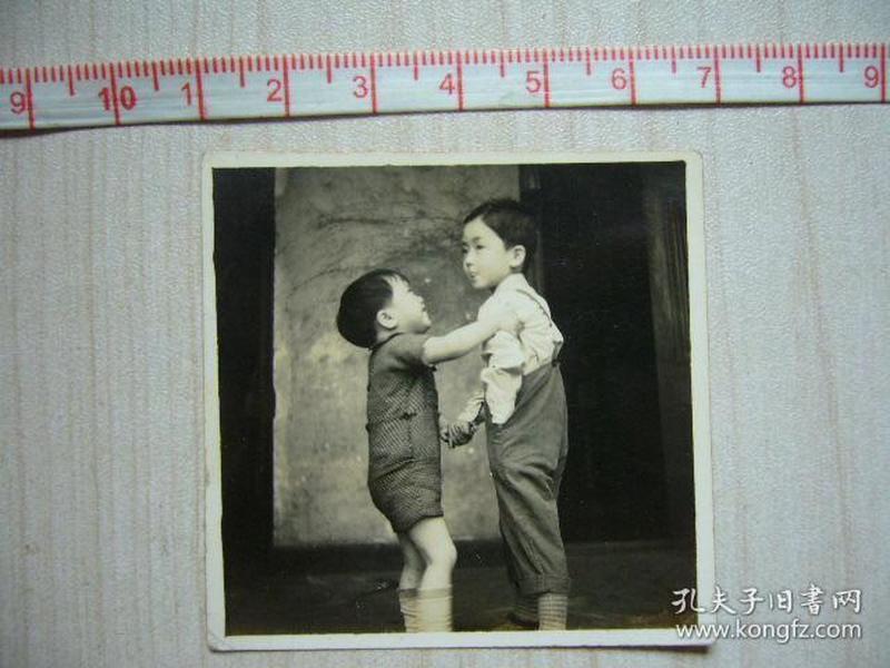 民国俩小孩子