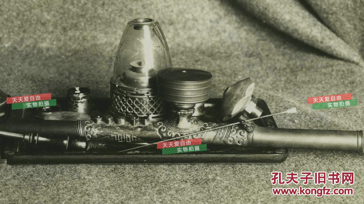 民国精美大烟烟枪烟灯烟膏盒 挖鸦片的药勺等全套精美工具老照片