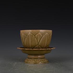 宋越窑青瓷莲花盏托