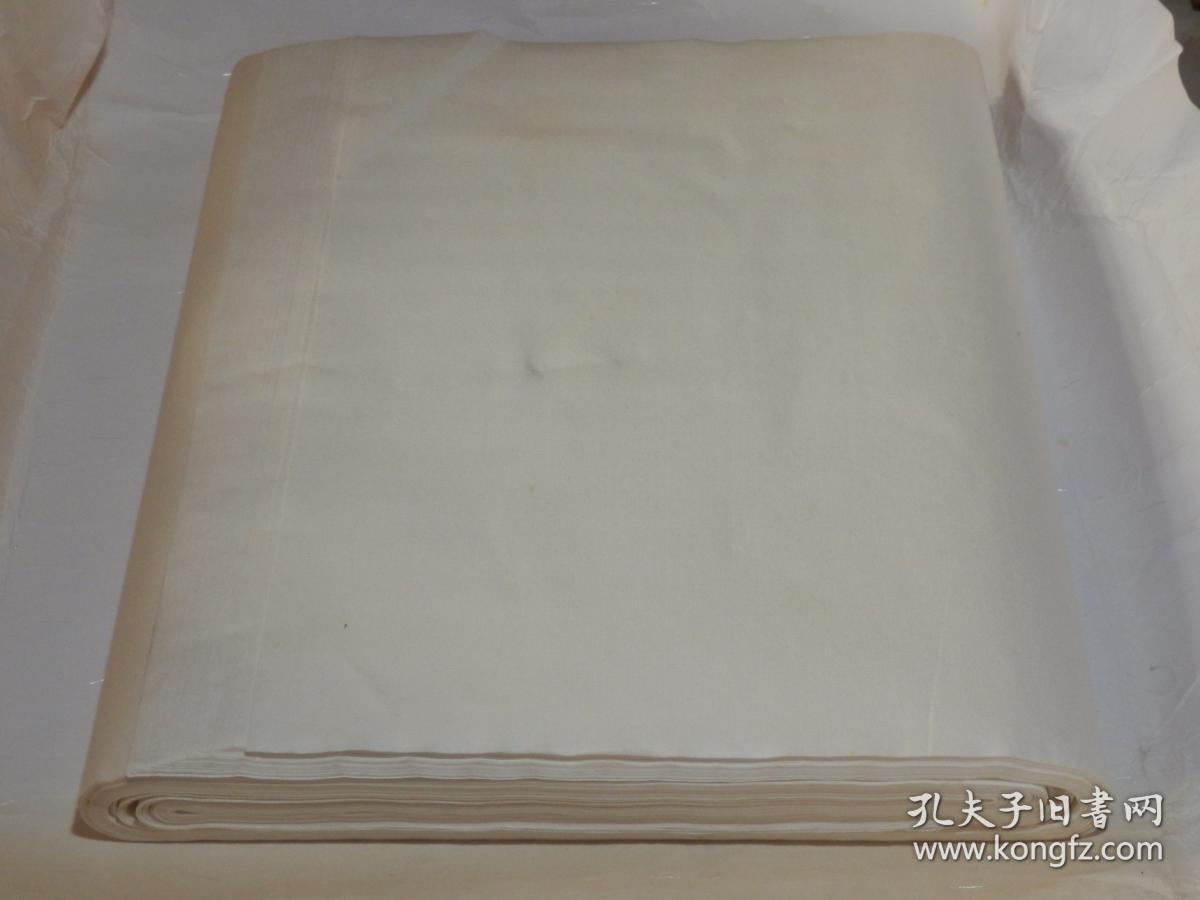 加工纸的一种,表面如古代书画用绢!规格;四尺对开!