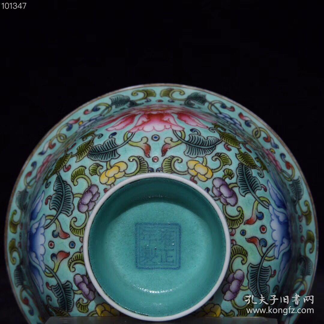 清雍正珐琅彩花卉纹碗
