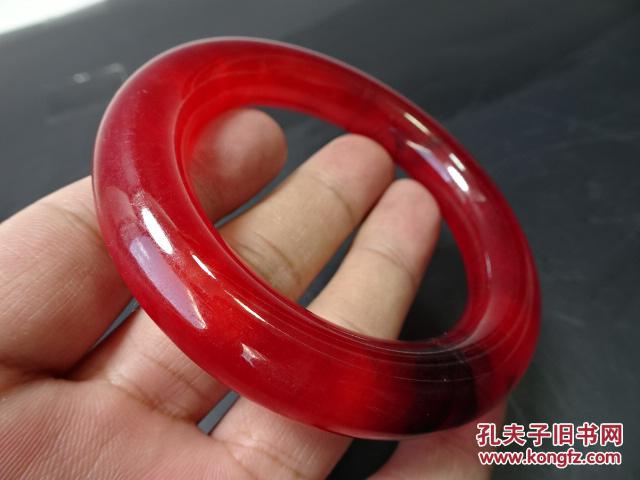 清代鸽血红翡翠手镯