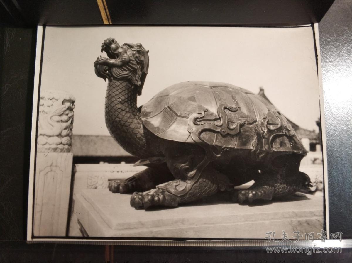 民国紫禁城神兽老照片一张