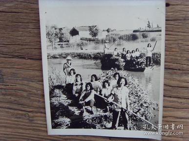 麻面厚相纸老照片:【※1960年,河北省唐山市大中庄公社,邢燕子(后任