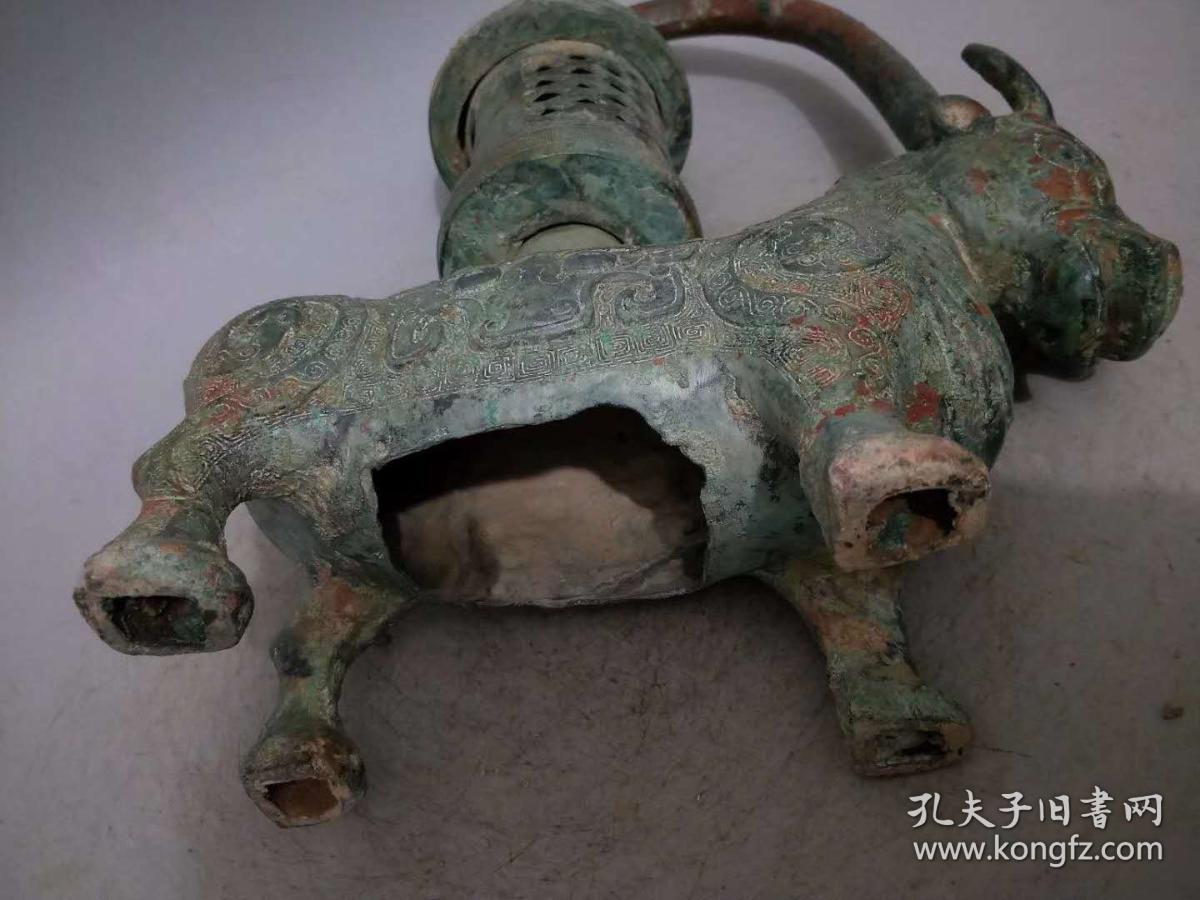春秋战国时期老青铜牛宫灯