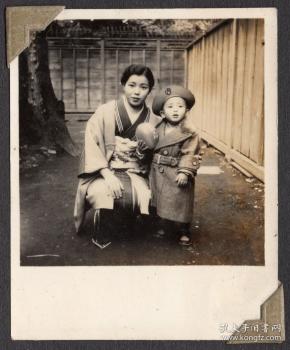 民国时期 穿着和服年轻漂亮的女子 和她可爱的儿子 银盐老照片