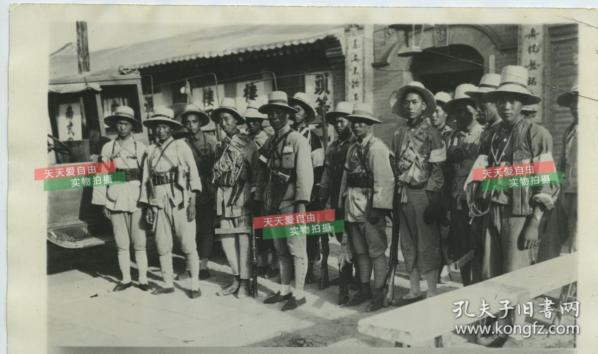 后,白崇禧将军领导的第四集团军(湖南人湘军士兵为主)占领北京城(1)