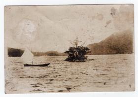 民国报纸图片类----民国原版老照片--1930年前后时间, 湖中泛舟