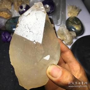 纯天然水晶大水晶,大水晶原石,粉晶原石, 重达   斤 多,温润如玉,无裂