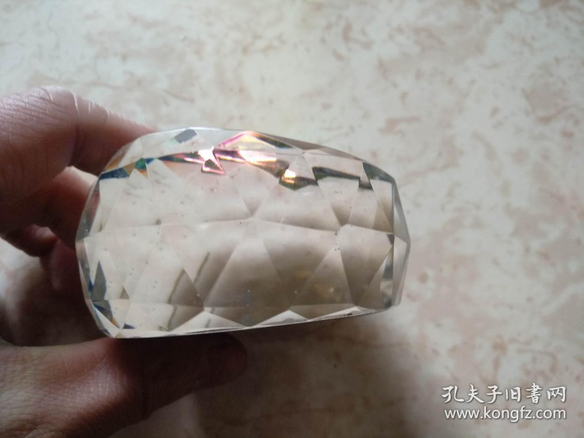 安徽工商管理学院玻璃镇纸一件