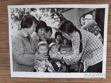 超大尺寸老照片:【※ 1976年,上海川沙县的赤脚