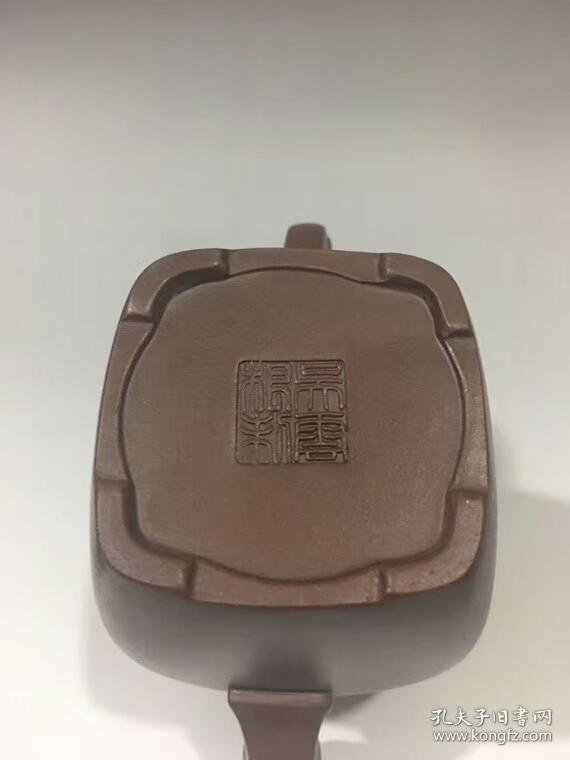 吴云根款竹纹紫砂壶14x14