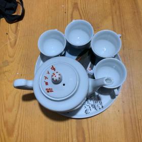 茶具：茶壶 茶杯 茶盘
