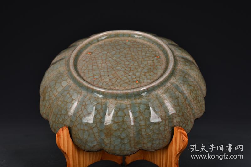 宋汝窑天青釉冰裂纹包银花口莲花洗
