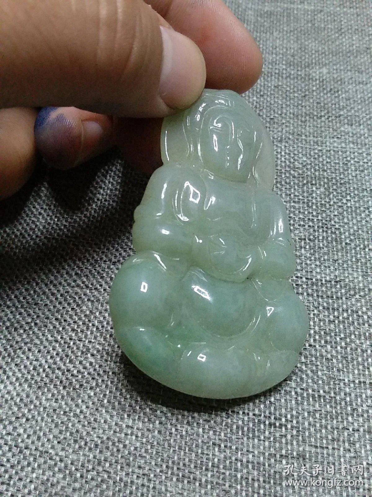 紫玥玉翡翠：自然之美与历史沉淀的艺术品