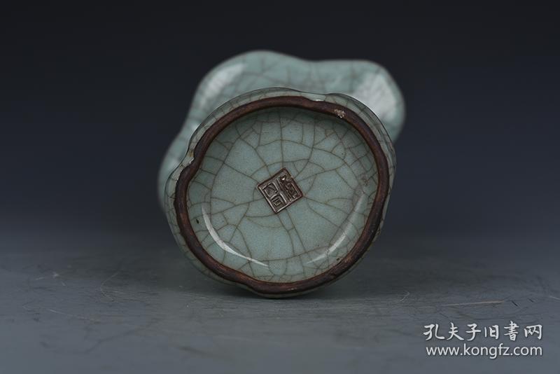 海外回流★★精品瓷器■【★★宋官窑修内司款海棠式花觚
