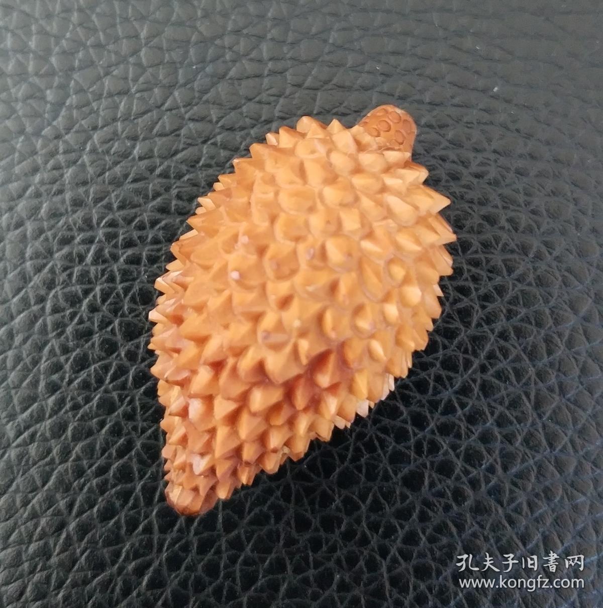 精品核雕:《纯手工雕刻-榴莲》3.5*2(cm)