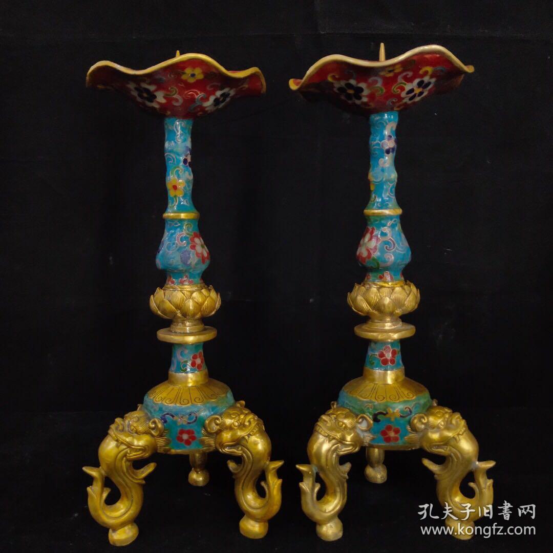 景泰蓝三兽足莲花蜡台一对尺寸如图,重3840克